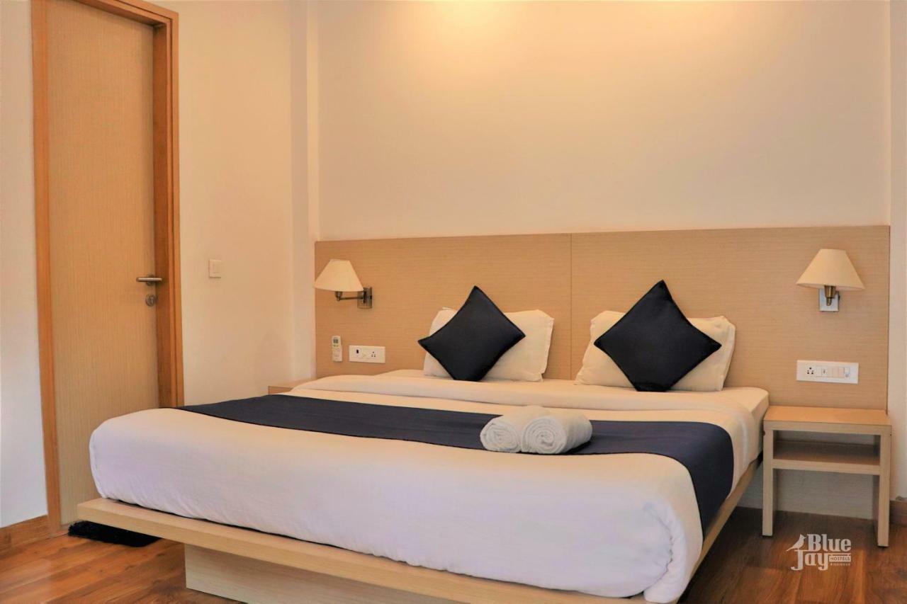 The Blue Jay Hostel - Dorms & Rooms Ришикеш Экстерьер фото