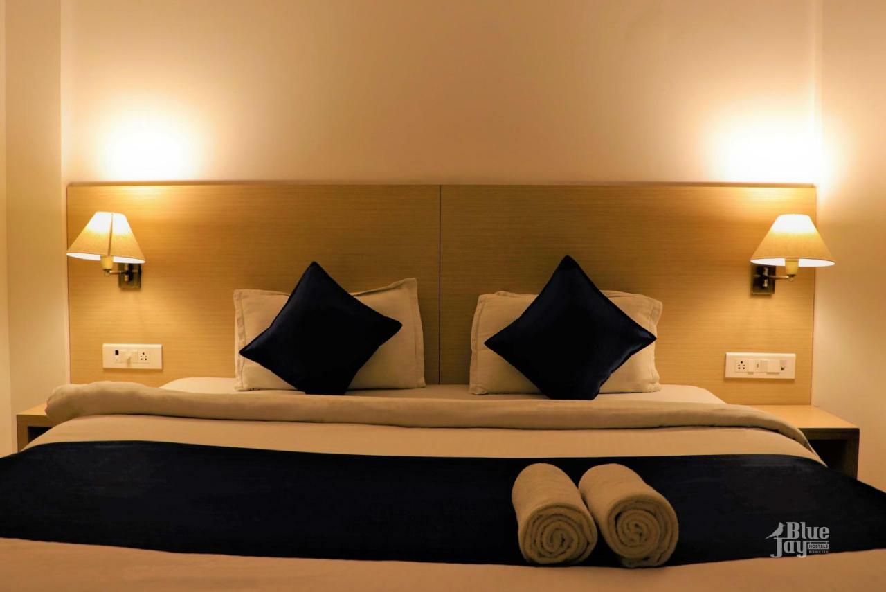 The Blue Jay Hostel - Dorms & Rooms Ришикеш Экстерьер фото
