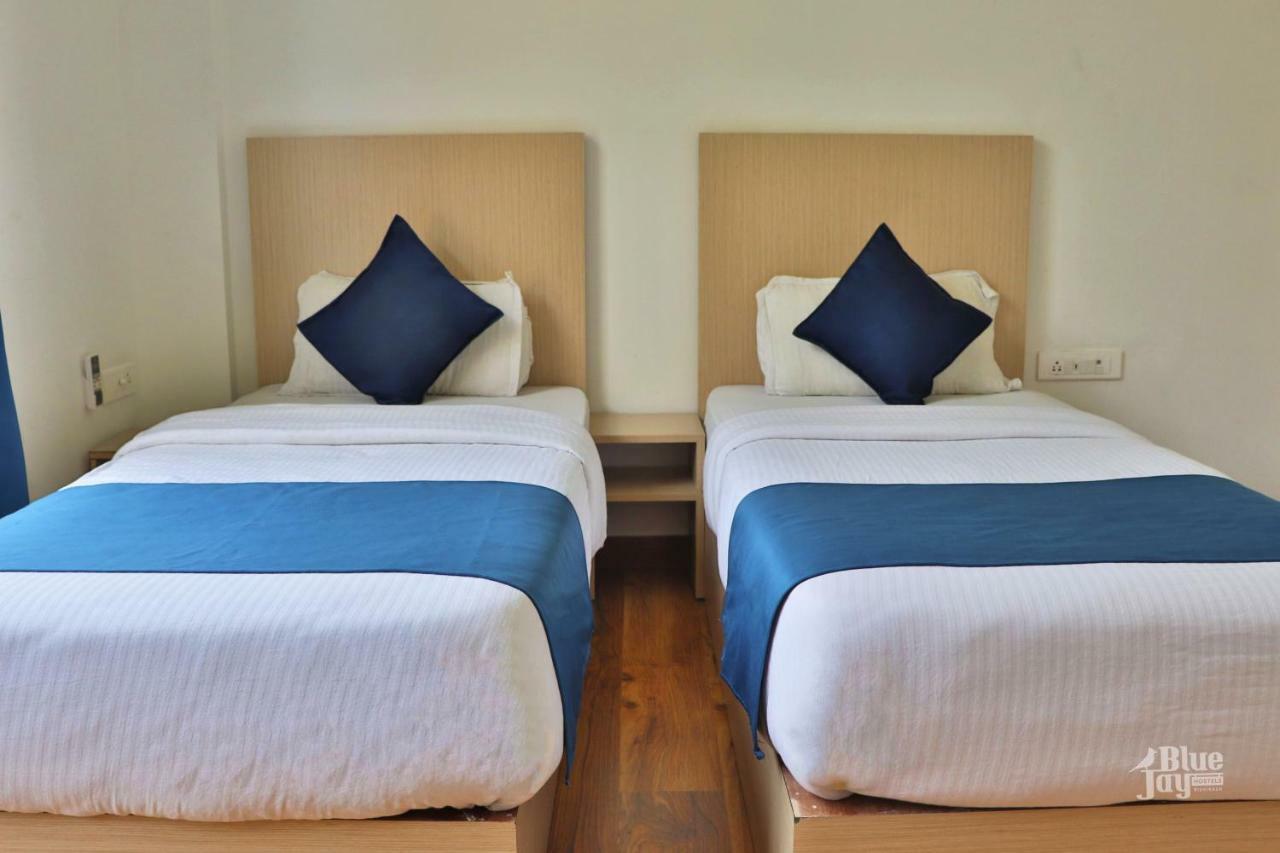 The Blue Jay Hostel - Dorms & Rooms Ришикеш Экстерьер фото