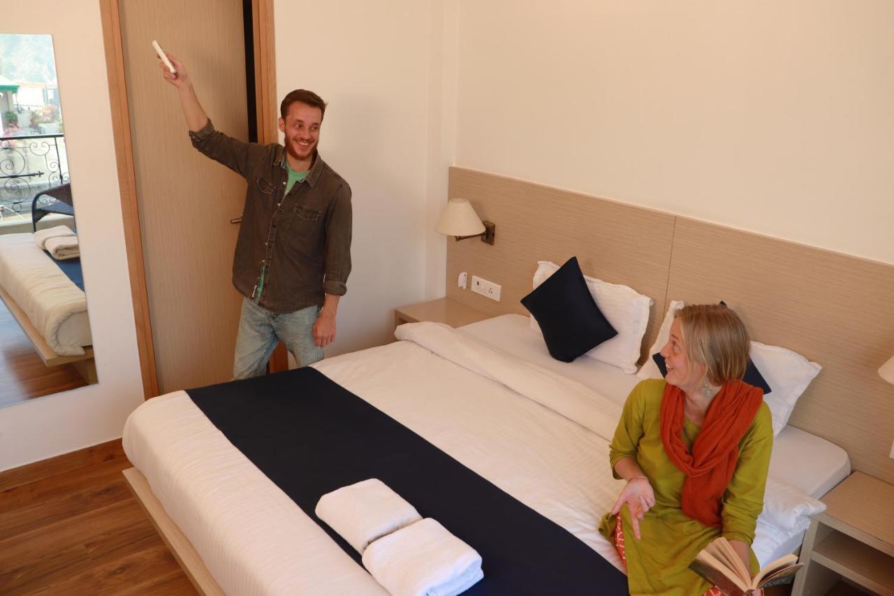 The Blue Jay Hostel - Dorms & Rooms Ришикеш Экстерьер фото