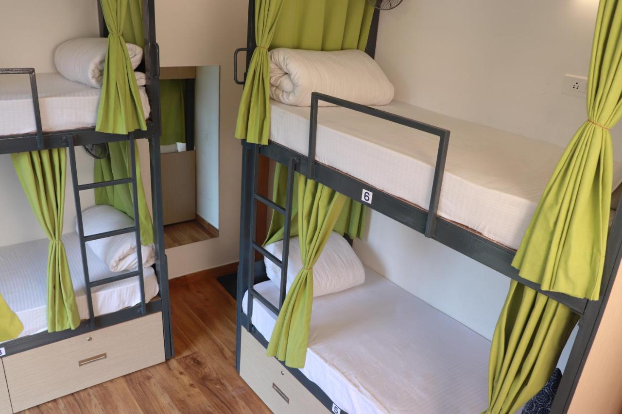 The Blue Jay Hostel - Dorms & Rooms Ришикеш Экстерьер фото